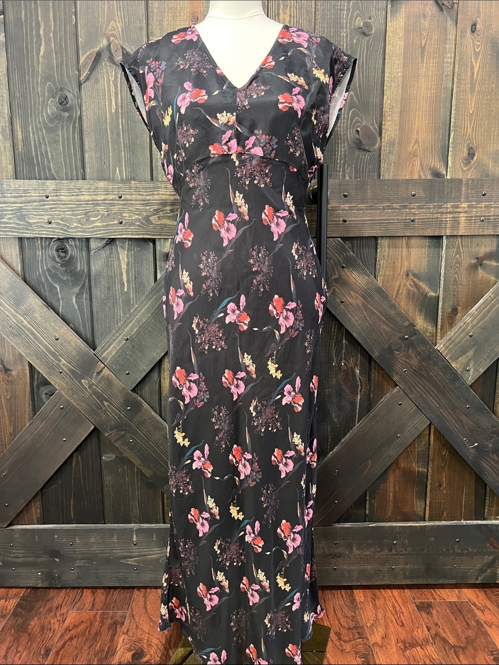 Madewell Wide V-Neck Midi Dress 8 Black Floral Multi Body Skimming Romantic Slit